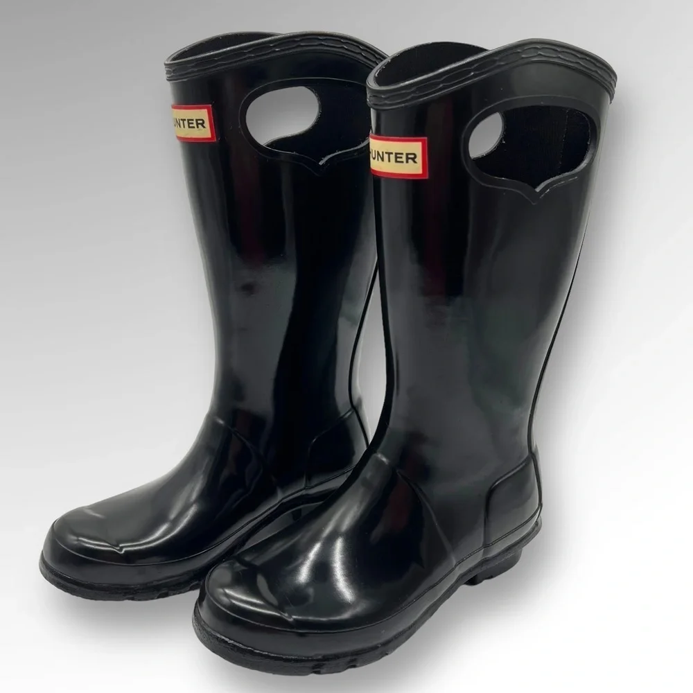 Black hunter black gloss boots. Size 7